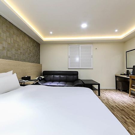 White Hotel Сувон Екстериор снимка
